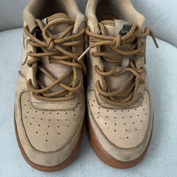 Nike Sneakers Youth Grade School Sz 6 Air Force One Tan Flax Low Lace Up - Picture 2 of 8
